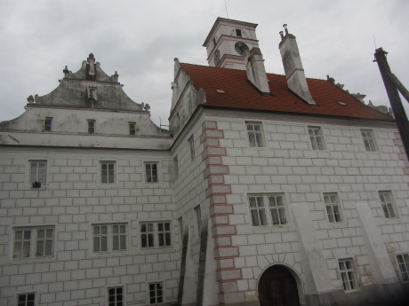 Zámek v Žichovicích - 9 bytů